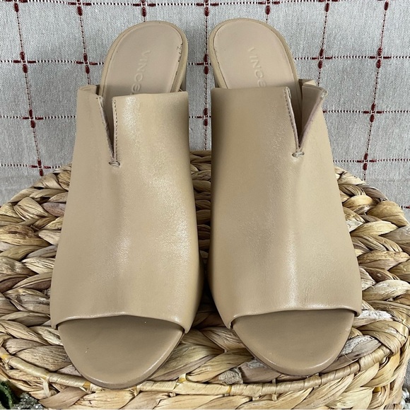 Vince Vero Cuoio Soft Calfskin Leather Tan Heeled Sandals Mules Size 9.5 39.5 - Picture 3 of 9